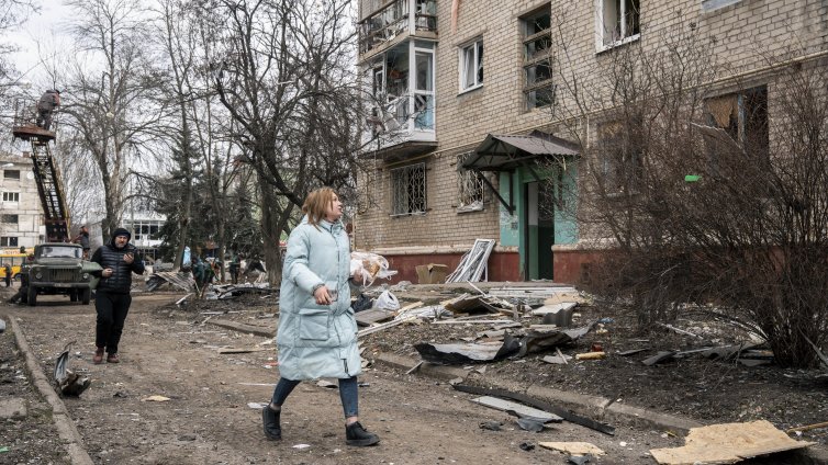 Русия забрани абортите в окупираните територии, праща жените при свещеници 