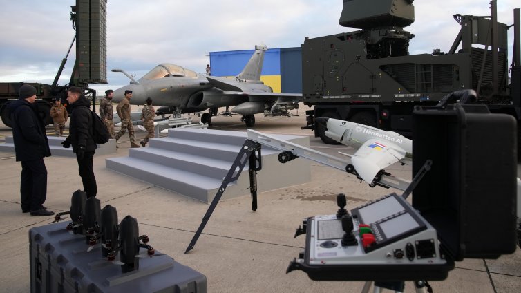 Франция с ново оръжие: дрон-прехващач AST-78 влиза в действие