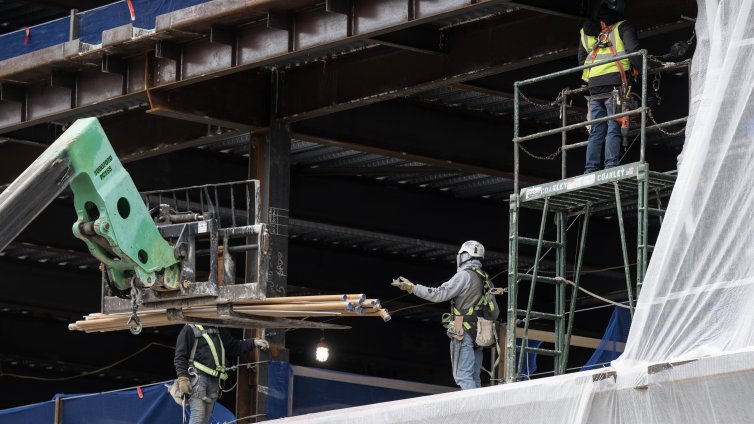 Строителни работници от Непал протестираха в Румъния