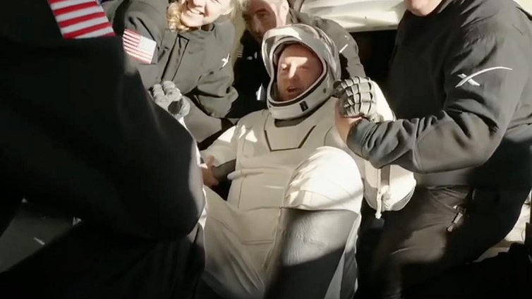 Астронавтът, който прекара 286 дни заседнал в Космоса, се пенсионира