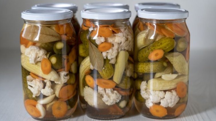 Рецептата Dnes: Бърза шарена туршия