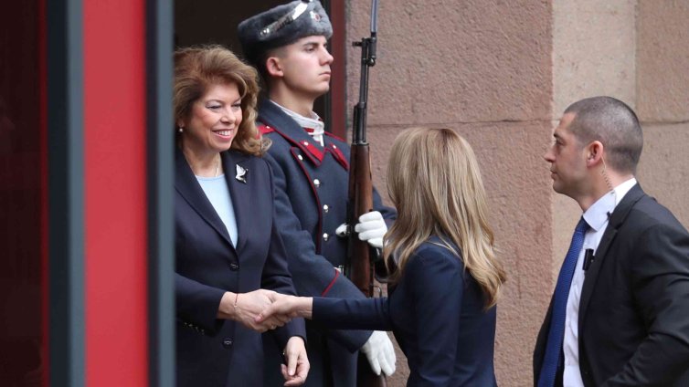 Очаквано: Рая Назарян отказа да е служебен премиер СНИМКИ