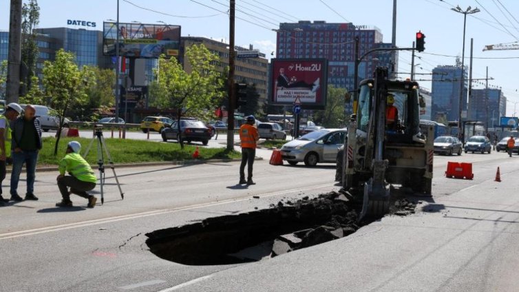 Огромен кратер зейна на "Цариградско шосе"