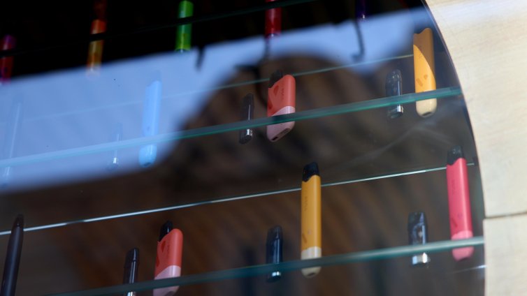 Едно от децата, натровили се с вейпове и алкохол, е получило гърч 