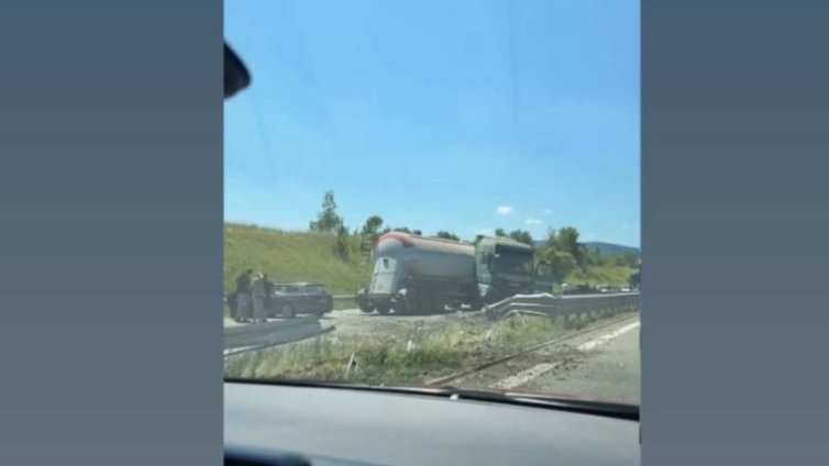 Прокуратурата възложи цялостна проверка на пътя, по който стана катастрофа край Мало Бучино