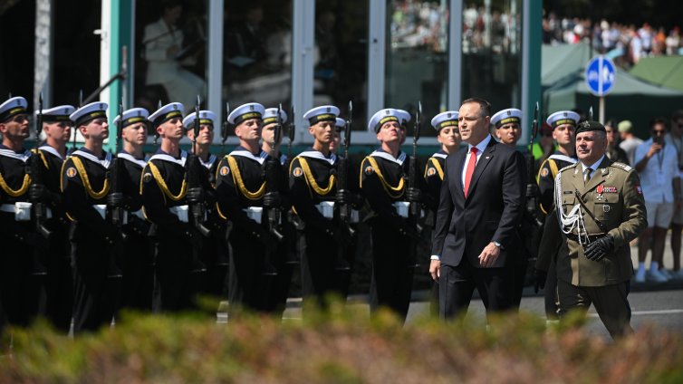 Най-голямата армия в Европа изглежда добре само на хартия