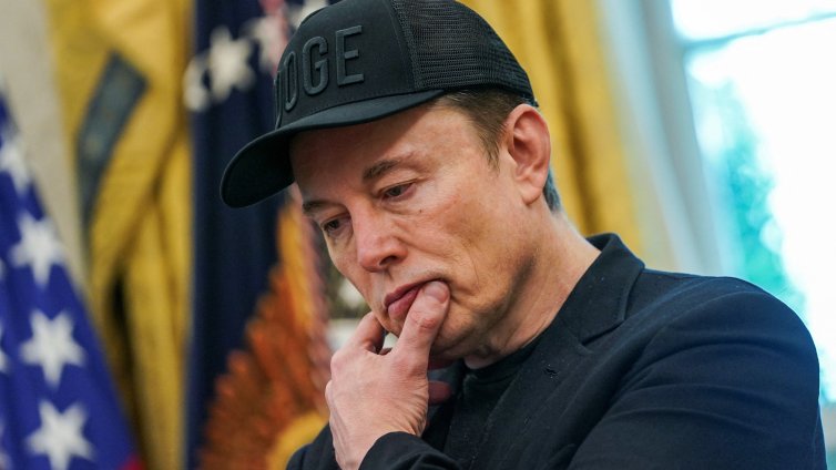От текилата на Tesla до прототипа за Iron Man: Седем изненадващи факта от житието на Илон Мъск