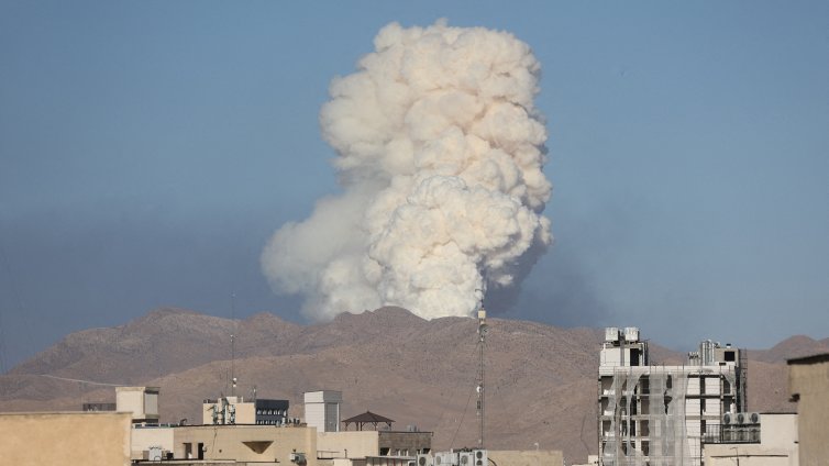 Американска атака срещу Иран би показала границите на силата на Китай