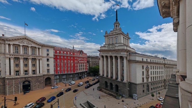 &ldquo;Галъп&rdquo;: 42% одобрение за кабинета "Радев" след първите 100 дни управление