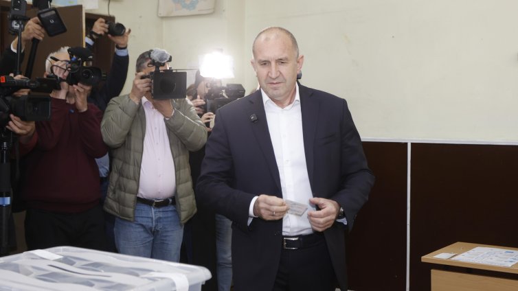 Радев е на път да се превърне в най-големия кошмар на ЕС