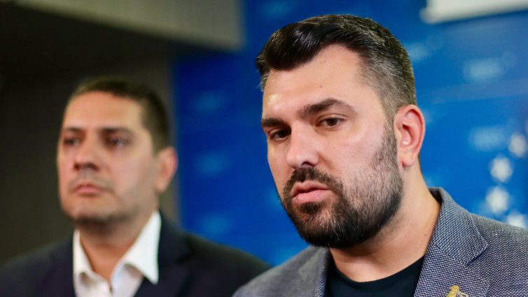 ГЕРБ за US самолетите: Държавата е в режим на свободно падане СНИМКИ/ВИДЕО