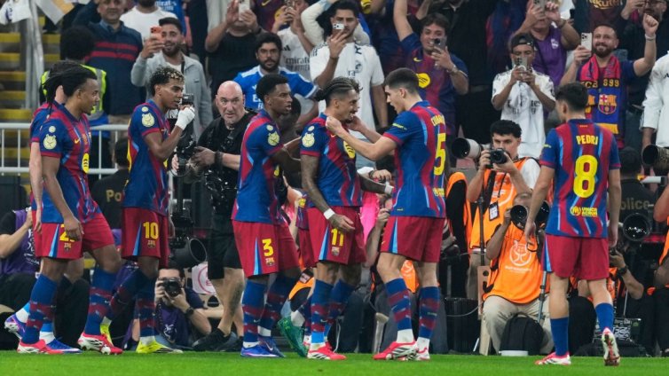 Барселона взе Суперкупата на Испания след драма и луд късмет