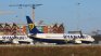 Пътници бесни на Ryanair: Останали със счупени крайници, след като скочили от крилата ВИДЕО