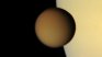 Cassini надникна в атмосферата на спътник на Сатурн
