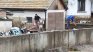  Военнослужещи се включват в разчистването на къщите, залети от водата в с. Тича 