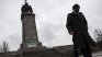 Русия: Наказание за оцветения паметник на Съветската армия