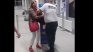 Скандал заради ръчен багаж с Ryanair: Има ли насилие над плачеща жена на летището? ВИДЕО