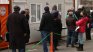 Опашки пред болниците, "зелените" коридори отвориха в 8 часа