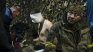 Руснаци издълбали „Слава на Русия“ върху корема на украински войник СНИМКА