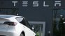 Tesla обмисля да преработи дръжките на вратите си след съобщения за заклещени пътници