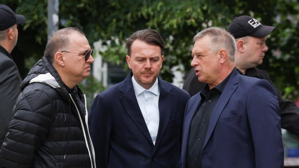 Петър Ганев с Ивайло Ивков. Снимка: БГНЕС