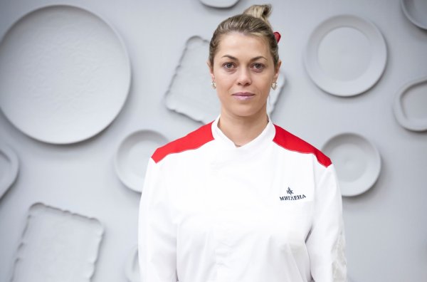 В кулинарната олиппиада на Hell's Kitchen влиза бивша професионална плувкиня, прекарала хиляди часове в гледане на готварски шоута и програми - Миглена.​ Снимка: Нова тв