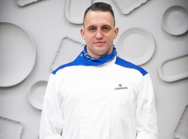 Като бивш професионален боксьор, Симеон е прекарвал безброй часове срещу боксовата круша преди обед и с поширане на круши вечер.​ Не се смята за смирен и няма намерение да крие самочувствието си пред абсолютно никого. Снимка: Нова тв