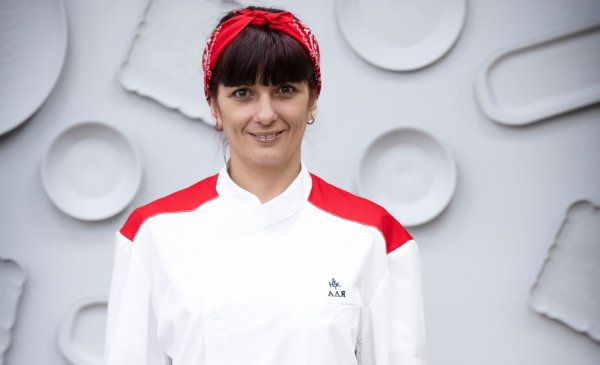 Борбата, непримиримостта и силната вяра са част от характера и душата на Аля.​ Тя е хоби готвач с големи амбиции, който възнамерява да изненада всеки един, решил да я подценява в кухнята. Снимка: Нова тв