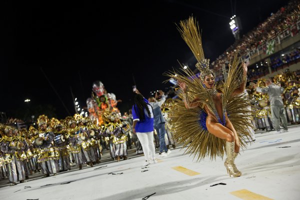 Снимки: Reuters