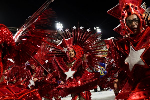 Снимки: Reuters