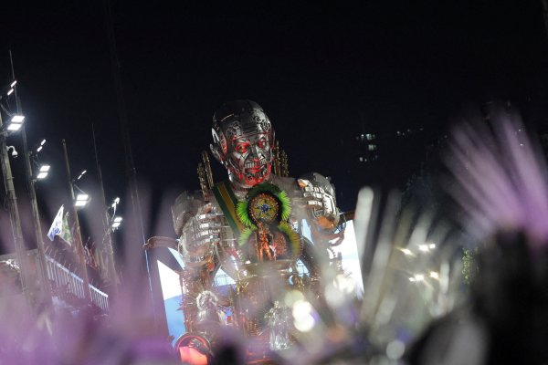 Снимки: Reuters