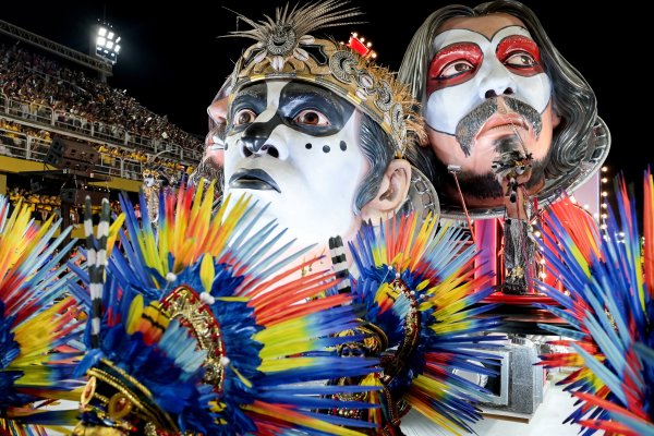 Снимки: Reuters