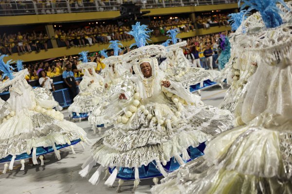 Снимки: Reuters