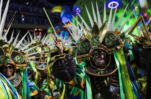 Снимки: Reuters