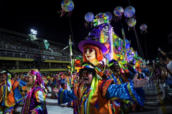 Снимки: Reuters