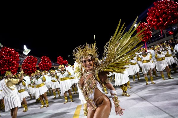 Снимки: Reuters