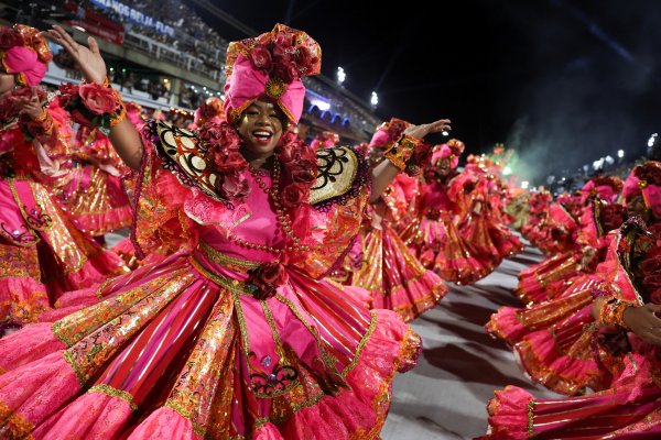 Снимки: Reuters