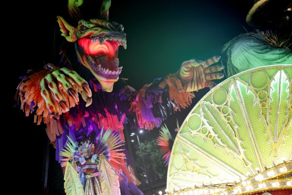 Снимки: Reuters