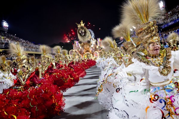 Снимки: Reuters