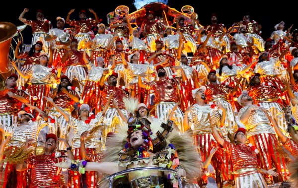 Снимки: Reuters