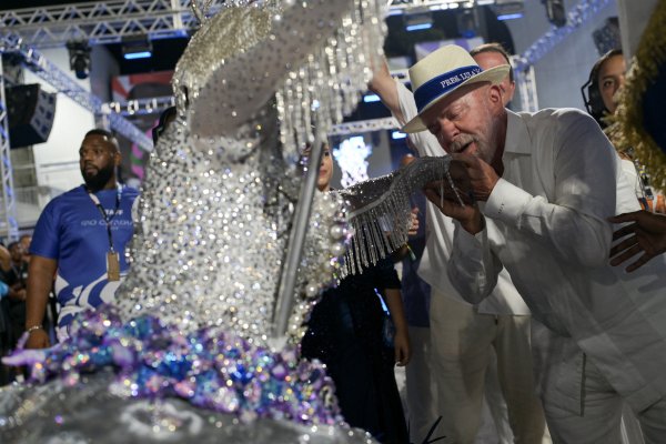 Снимки: Reuters