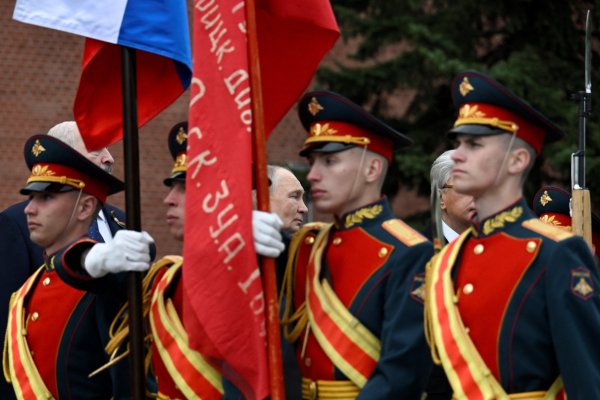 Снимки: Reuters