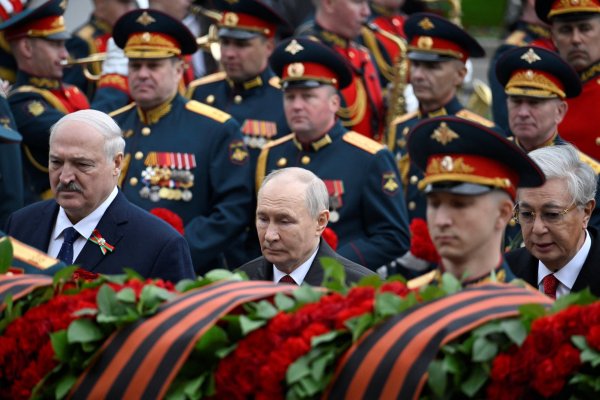 Снимки: Reuters