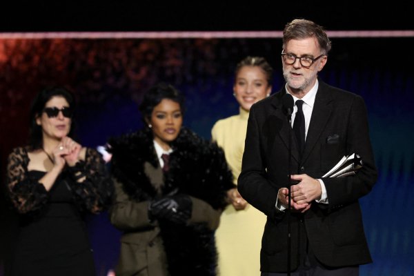 Снимки: Reuters