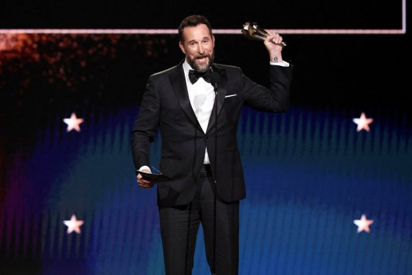 Снимки: Reuters