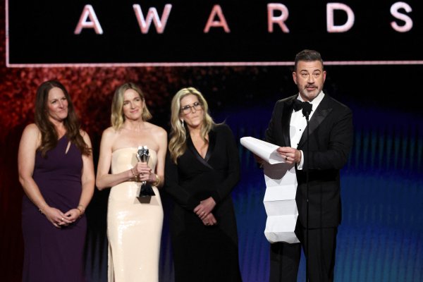 Снимки: Reuters