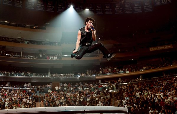 Бенсън Буун се изявява на сцената по време на световното турне American Heart в Медисън Скуеър Гардън на 5 септември 2025 г. в Ню Йорк. Снимка: Кевин Мазур, Getty Images