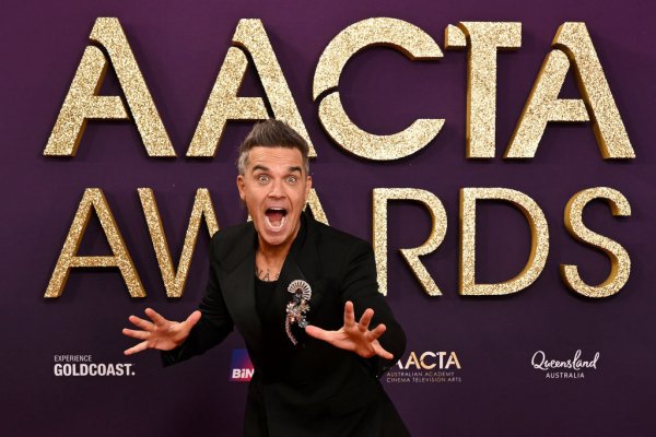  Роби Уилямс на наградите AACTA 2025, представени от Foxtel Group в HOTA (Дом на изкуствата) на 7 февруари 2025 г. в Голд Коуст, Австралия. Снимка от Dan Peled/Getty Images за AFI