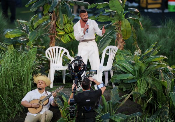 Снимки: Reuters