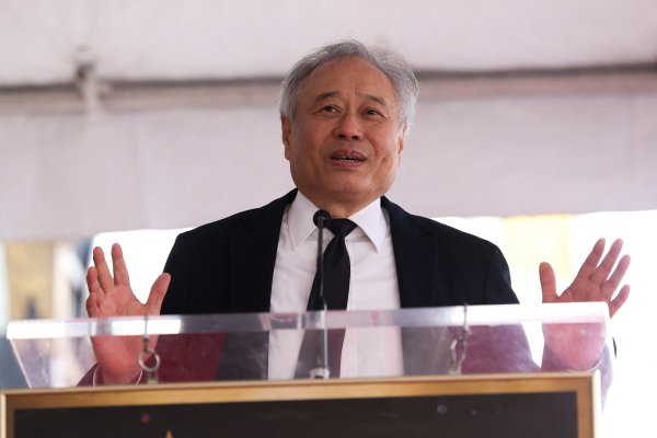 Снимки: Reuters